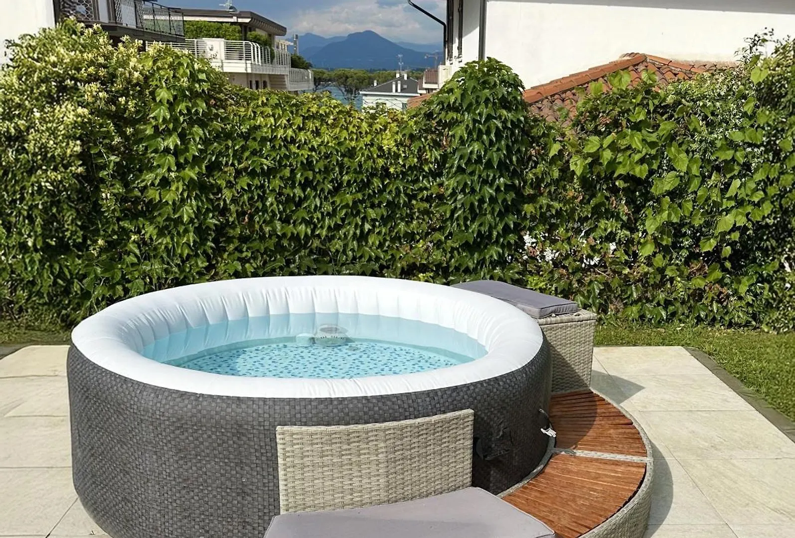 Villa 70 Peschiera del Garda 0*,  Italy